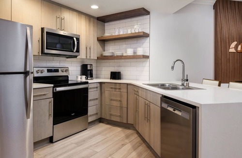 Newport Coast Resort | 2-bedroom resort in beautiful Newport Coast with fitness room, Spa and Pools.
