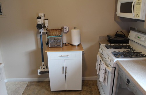 Hope House | 2-bedroom townhome in tranquil Santa Barbara with fitnes and game room in garage