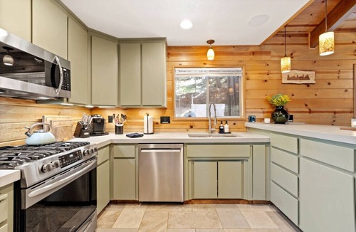 Twain Harte Cabin | 2 cabins-22 guests-2 hot tubs-Lake Access-Glamping