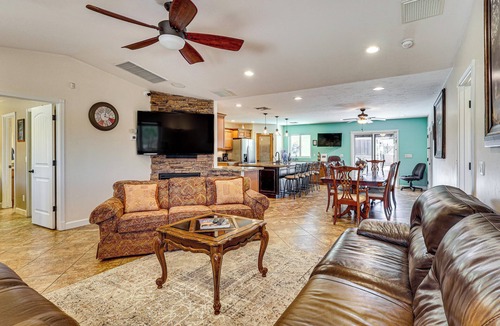 Lake Havasu City House | 2 Casitas! Luxe Group Getaway, 3 Mi to Lake Havasu