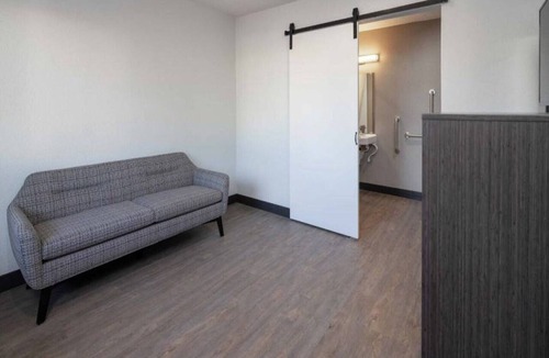 Fontana Apartment | 2 Full Beds | Mini Fridge