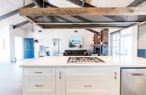 Mariposa House | *2 Homes* Moon Ranch & Little Moon Carriage House-Views Hot Tub-Yosemite Gateway