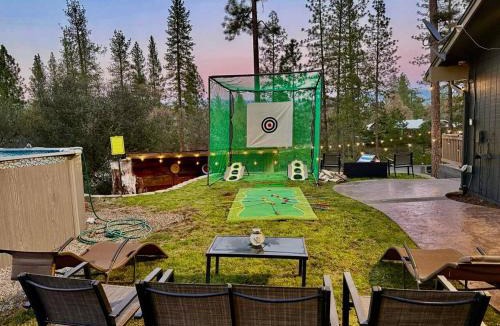 Oakhurst Villa | 2 Homes Sleeps 26 Sauna Spa Pet EV Pool Arcade