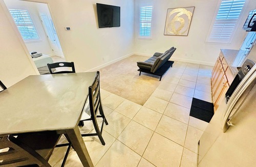 Reno House | 2 Houses/Sleeps 32/4 Kitchens