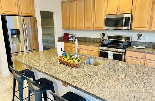 Reno House | 2 Houses/Sleeps 32/4 Kitchens