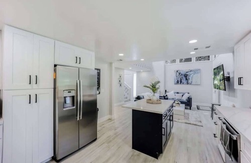 Menlo Park Condo | 2 Luxury Townhouses near Meta & Stanford - 493 & 497