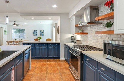 Vista Norte House | 2 Mi to Downtown Palm Springs: Scenic Home w/Yard