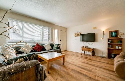 Northeast Reno House | 2 Mi to Dtwn Reno & UNR: City-View Townhome!