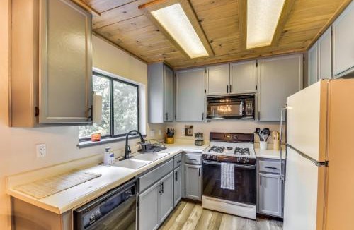 Mi-Wuk Village House | 2 Mi to Mi-Wuk Village: Cabin w/Large Deck