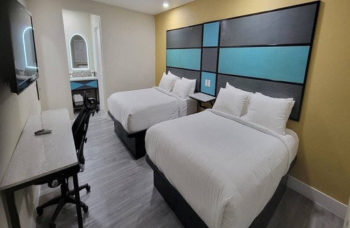 Victorville Apartment | 2 Queen Bed | Smoking