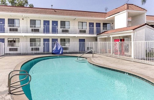 Fresno Apartment | 2 Queen Beds|Nsmk, Micfridge