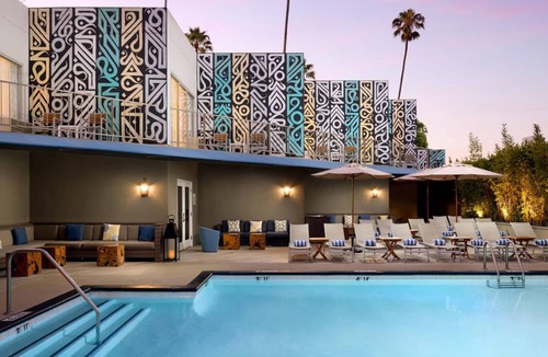 Ocean Park Hotel | 2 Queen Room | 6 mins from Santa Monica Pier & Local Attractions