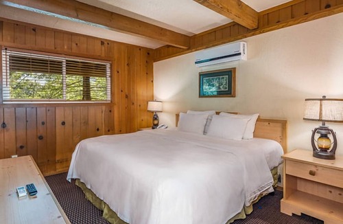 Bass Lake Hotel | 2 Rooms in Woodland Retreat w/Breakfast (Select Stays), Near Bass Lake & Trail