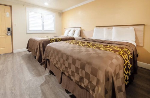 Corcoran Hotel | 2 Simple, Budget Friendly Rooms Perfectly Situated by Corcoran Train Station
