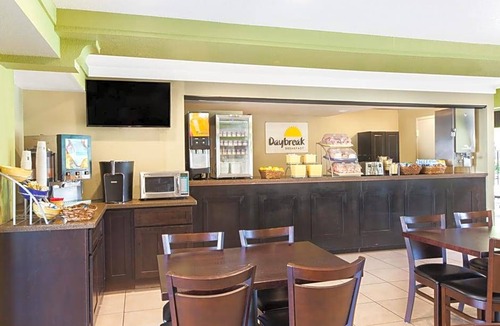 Milpitas Hotel | 2-Star Hotel ∙ Days Inn by Wyndham San Jose Airport
