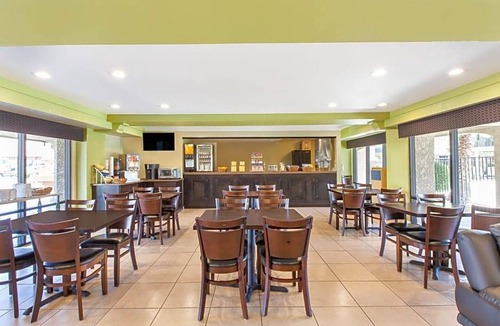 Milpitas Hotel | 2-Star Hotel ∙ Days Inn by Wyndham San Jose Airport