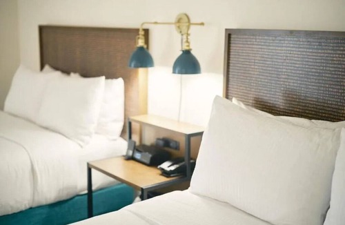 Downtown San Francisco Hotel | 2 Stylish Units with Heated Rooftop Pools, Walk to SF Attractions