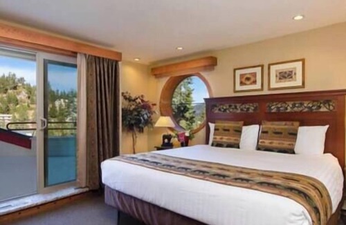 Tahoe Village Resort | 2 The Ridge Resort & Spa, Fireplace, Hot Tub, Pool