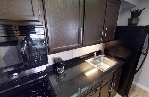 Brea Hotel | 2 Units: 1BR Suite w/Full Kitchen & Outdoor Pool | 2.8 Mi to Nixon Library