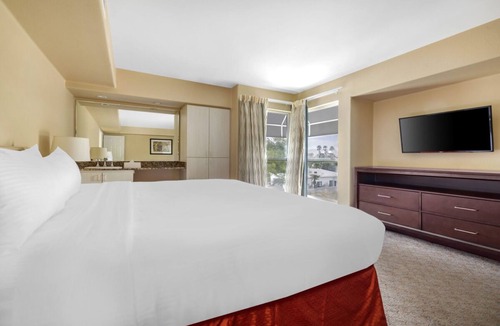 Canyon Corridor Resort | 2 Units | Breathtaking View With Balcony and Full Kitchen | Close to Aerial Tram
