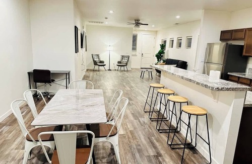Fernley House | 20 Min to USA Pkwy|10 Beds (1K,3Q,6T Beds)Sleeps 16