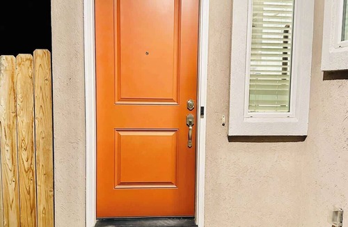 Fernley House | 20 Min to USA Pkwy|10 Beds (1K,3Q,6T Beds)Sleeps 16