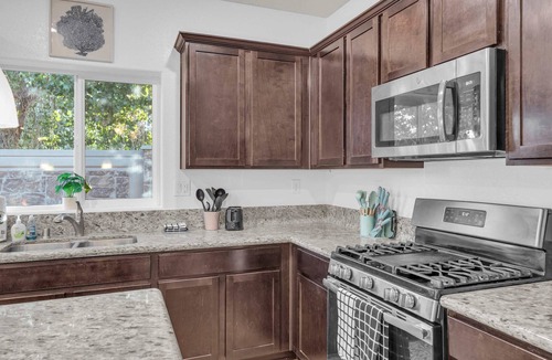 Fernley House | 20 Min to USA Pkwy|4-Bedroom/2-Bath/Pet OK/Sleeps13