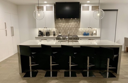 Hollywood Beach House | 20 Seconds to the Beach, Elevator,New Sophisticated Luxury Beach Home
