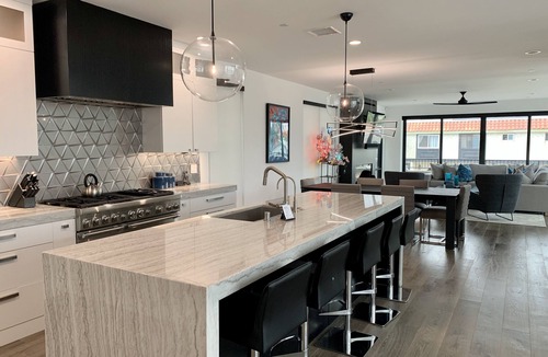 Hollywood Beach House | 20 Seconds to the Beach, Elevator,New Sophisticated Luxury Beach Home