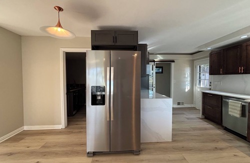 Thousand Oaks House | 2067sqft 6-bed 3-bedroom 2.5-bath house prime location of Newbury Park with AC