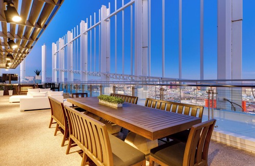 Las Vegas Villa | 20m Entire 59th Floor Palms Penthouse Hot tub