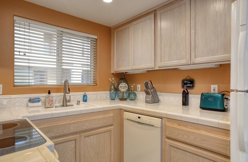 Downtown Condo | 210 Casa Bella: 2 BR, 2 BA Condominium in Pismo Beach, Sleeps 6
