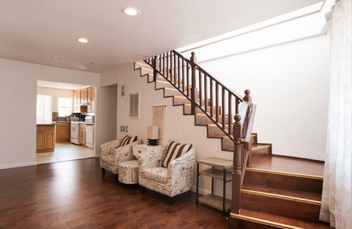 Oakland House | 2402 - Stylish Urban 4B3B Close to Zoo, Coliseum, FWY & BART
