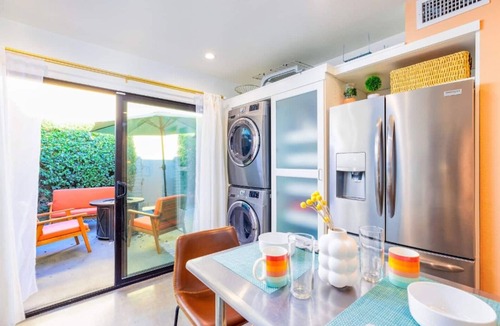 Palm Springs Apartment | 25% Off 30+ Stay! Pickle Ball, Golf, Pool, Hot Tub