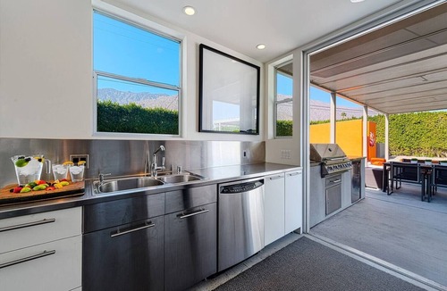 Twin Palms House | 25% Off Aug! Perfect For Families -Pool, Jacuzzi*