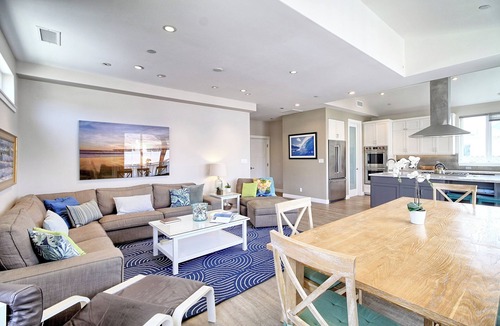 Pierpont Bay House | 25% Off July30-Aug1 -Walk To Beach, Amazing Views*