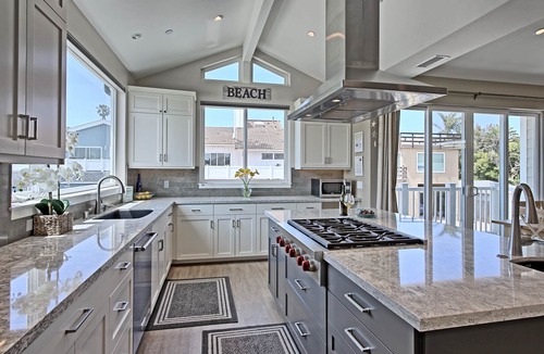 Pierpont Bay House | 25% Off July30-Aug1 -Walk To Beach, Amazing Views*