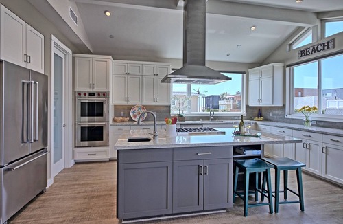 Pierpont Bay House | 25% Off July30-Aug1 -Walk To Beach, Amazing Views*