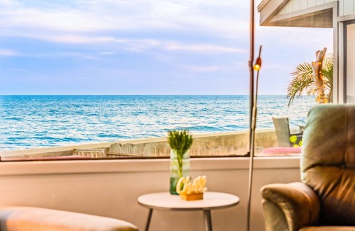 Faria Beach House | 25% Off Sept 18-20 Water Front, Perfect 4 Families
