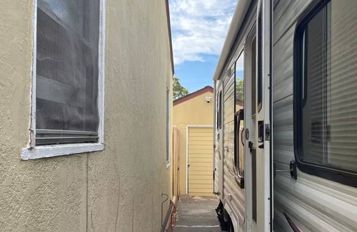 Napa House | 27 ft. Komfort RV close to downtown Napa! Great rate! Very comfortable.