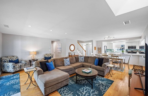 Pierpont Bay House | 2834SR Coastal Pool Retreat in the Ventura Keys!