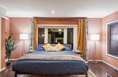 Sleepy Hollow House | 294) Perfect for large groups/ Salt water pool!