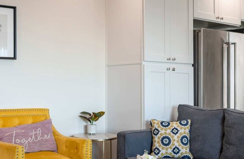 Altadena Apartment | 2b2b APT Close to Rose Parade and Pasadena Oldtown