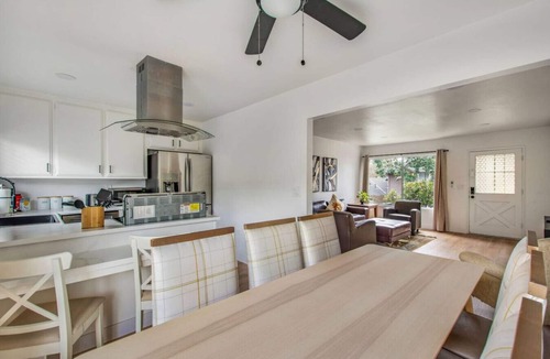 Santa Ana Heights Apartment | 2Bd/2Bth Close To South Coast Plaza | Restaurants