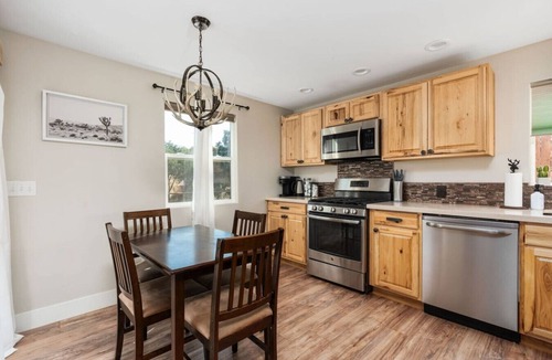 Paso Robles House | 2Bed 2 Bath Cottage onMicro Resort near Downtown