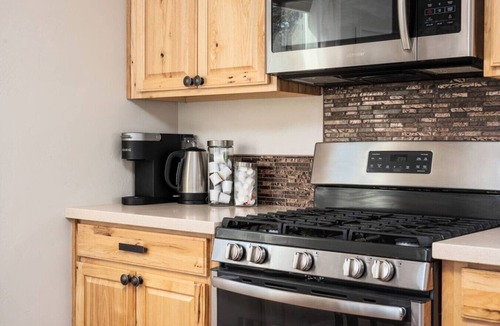 Paso Robles House | 2Bed 2 Bath Cottage onMicro Resort near Downtown