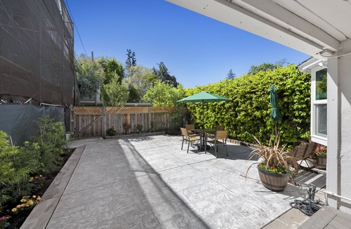 Allied Arts House | 2BR Home in Menlo Park Near Stanford University!