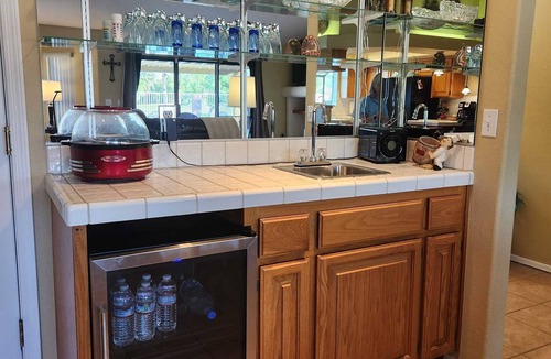 Bullhead City House | 3/2 custom pool home, gated marina. Sleeps 6, Dogs OK, 40 acre greenbelt 30 days