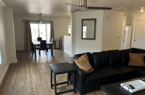 Enterprise House | 3 Bed 2.5 Bath House Getaway 15 minutes to Strip