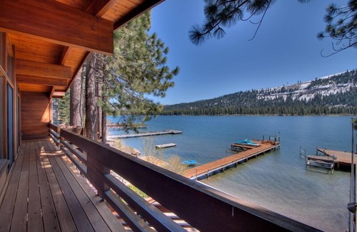 Truckee House | 3 bedroom and Den, 3.5 bath, sleeps 8, Lakefront with private dock DLR#004